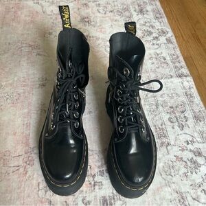 Dr. Martens Jadon Max Boot Platforms